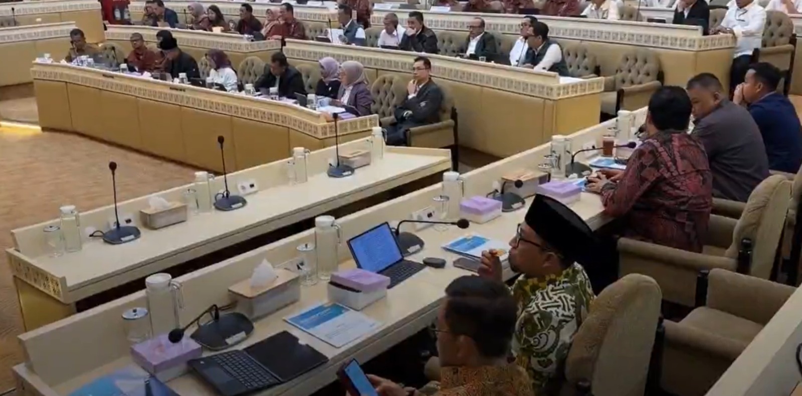 Suasana Rapat Dengar Pendapat (RDP) Kementerian PANRB bersama Komisi II DPR RI. (X@kempanrb)